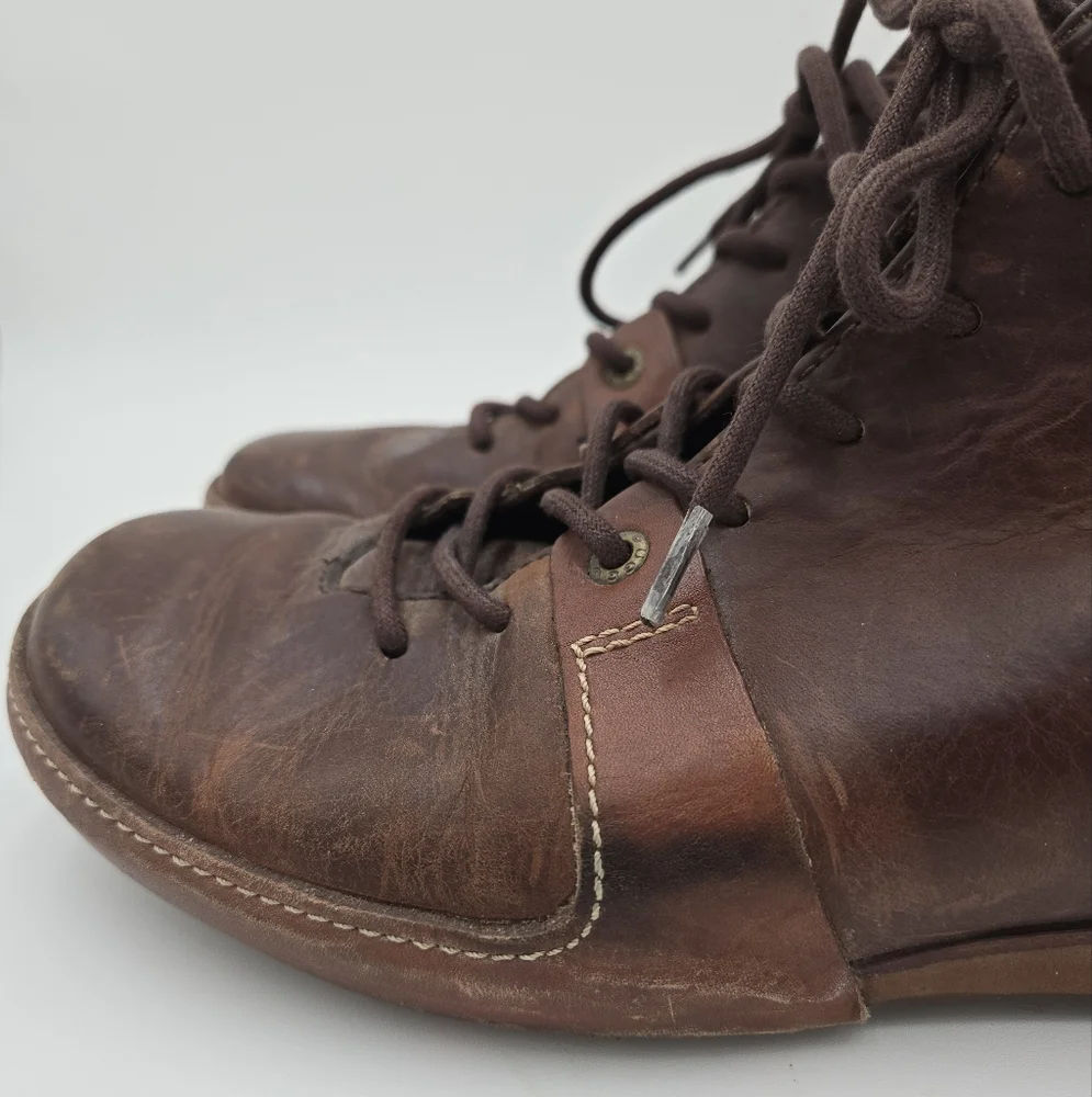 UGG Australia Men's Brown Leather Chukka Boots Size 8